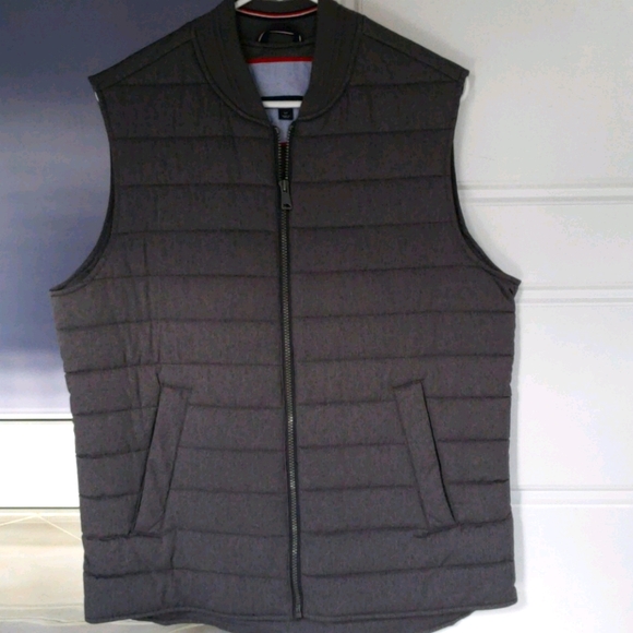 Tommy Hilfiger - Picture 1 of 4